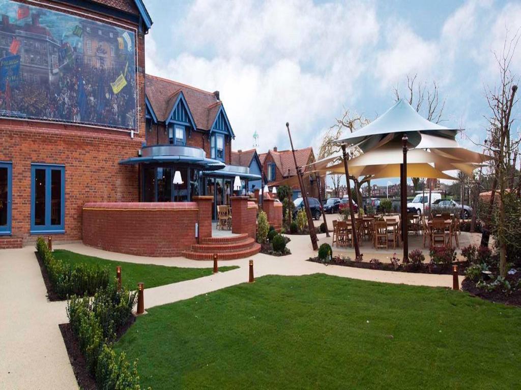 D'Parys Hotel Bedford Exterior photo