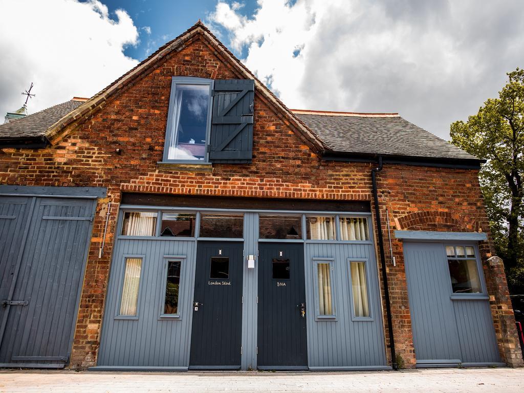 D'Parys Hotel Bedford Exterior photo