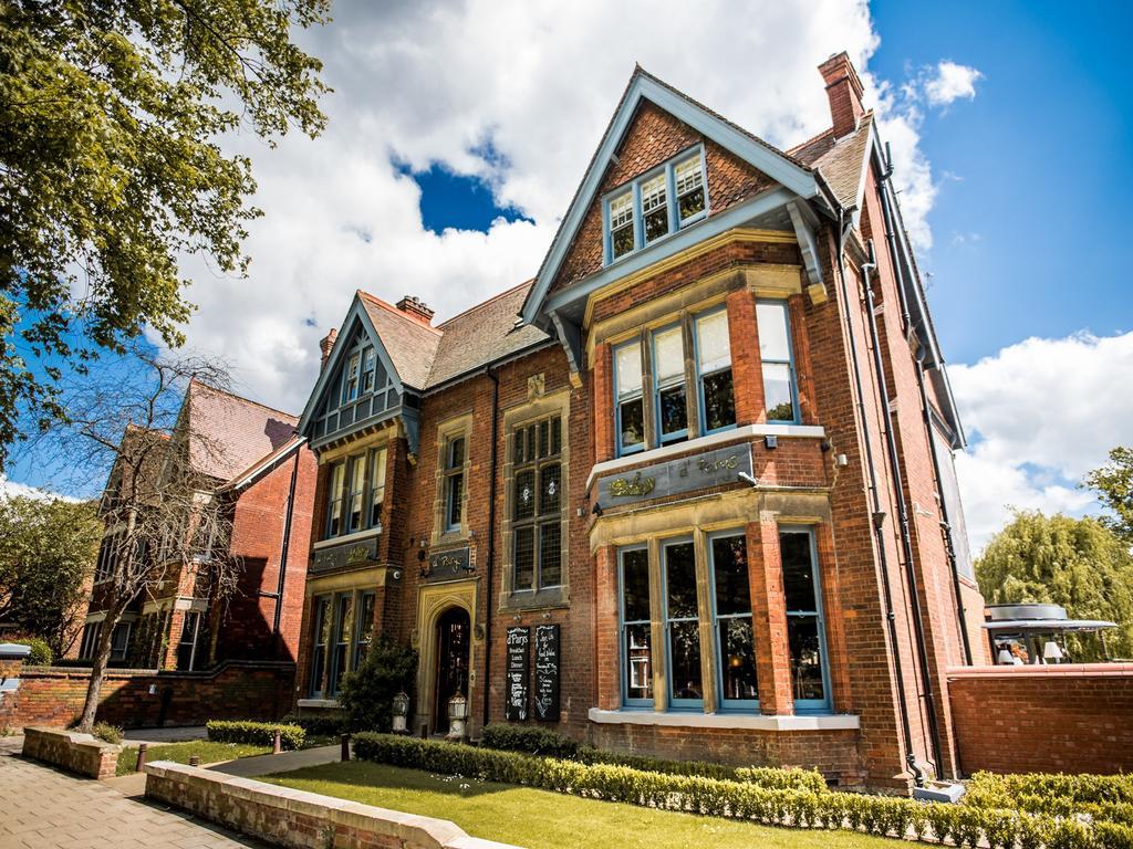 D'Parys Hotel Bedford Exterior photo