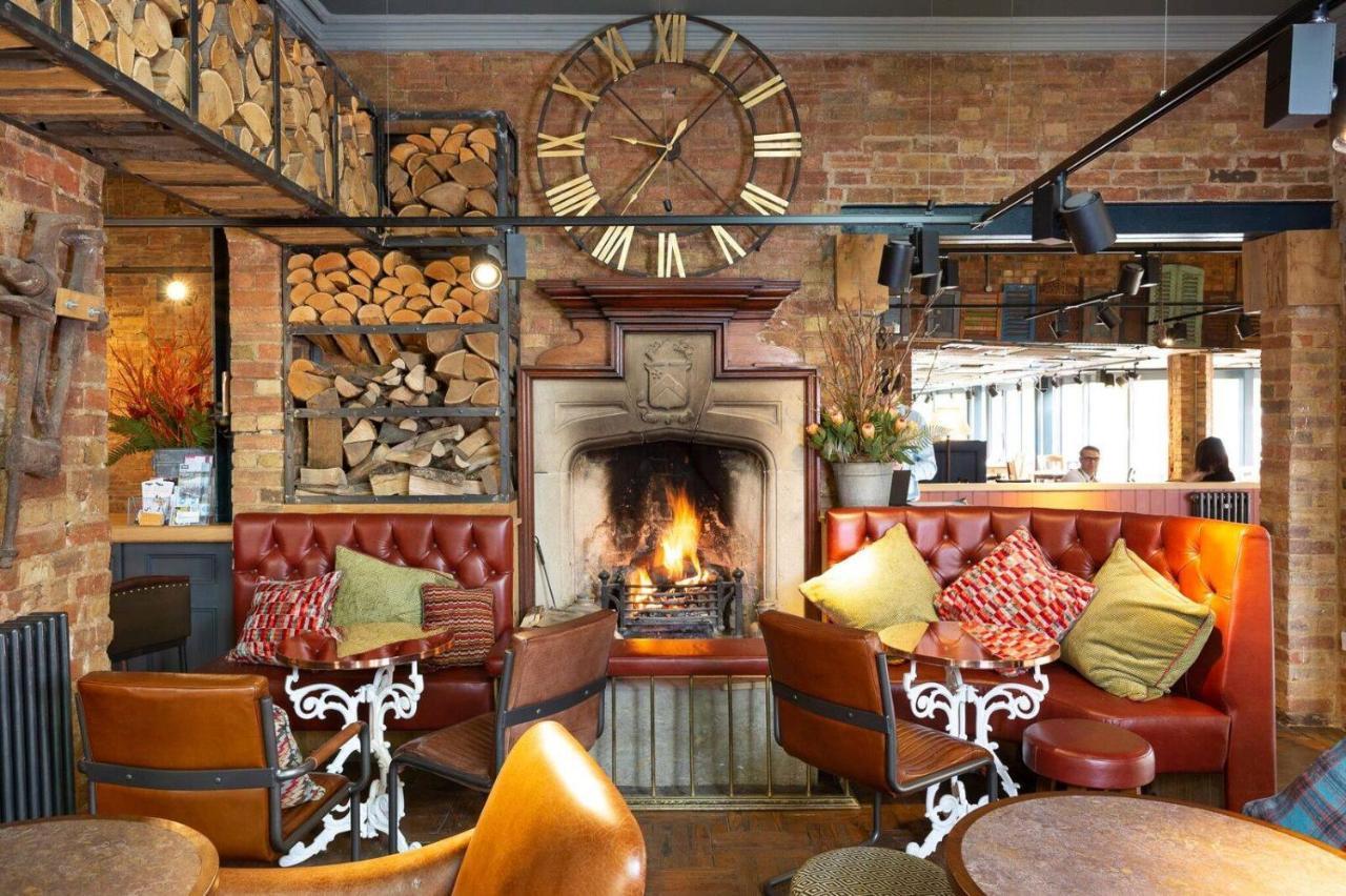D'Parys Hotel Bedford Exterior photo